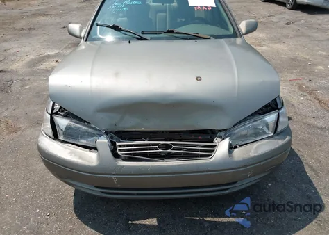 1999 Toyota Camry Le from USA, damaged, VIN 4T1BG22KXXU445889